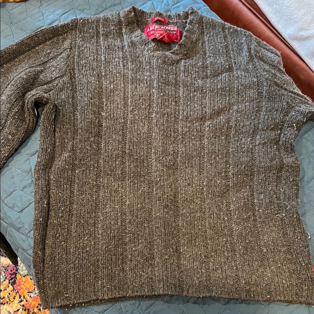 Abercrombie & Fitch Men's Charcoal Crewneck Sweater